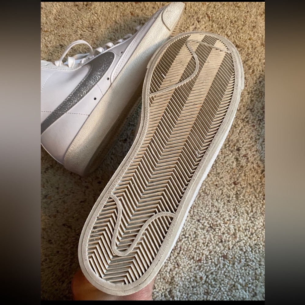 9.5 Women’s Nike Blazers